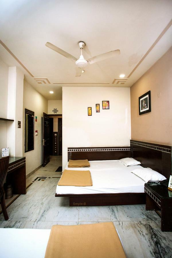 Smyle Inn - Best Value Hotel Near New Delhi Station Exterior foto
